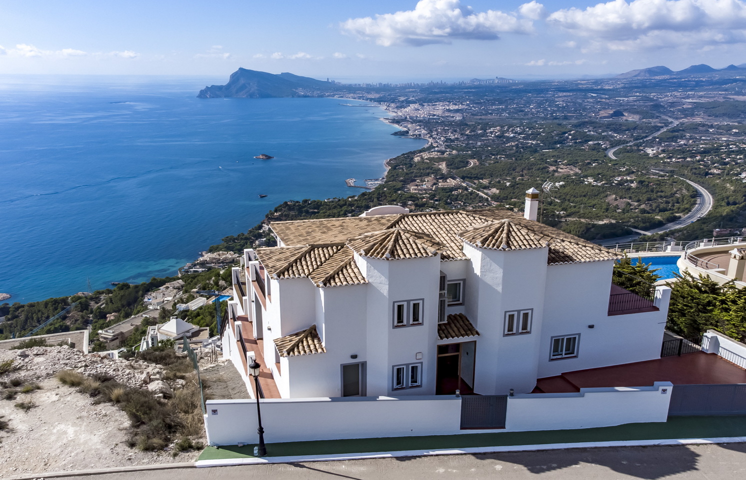 Villa avec de belles vues sur la mer à vendre à Altea Hills