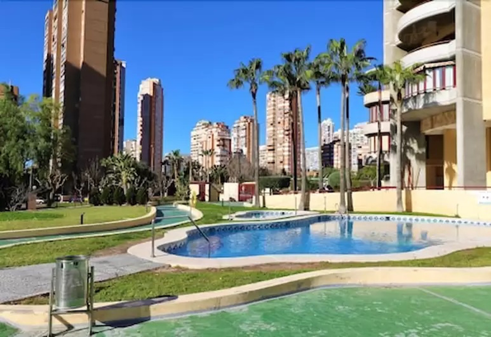 WOHNUNG ZUM VERKAUF MIT BLICK AUF DIE SKYLINE VON BENIDORM