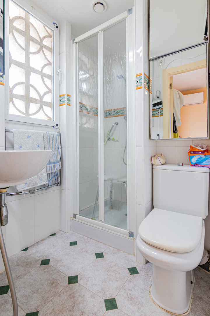 APPARTEMENT À VENDRE EN FACE DE LA PLAGE D’ALBIR