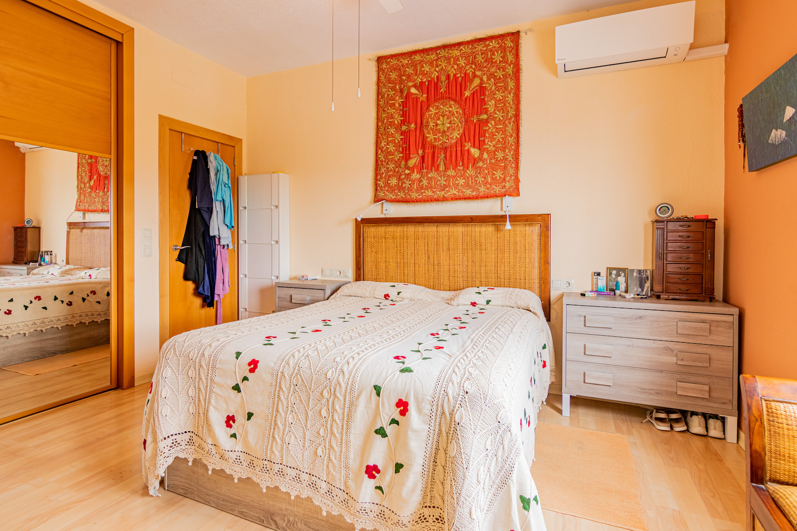 APPARTEMENT À VENDRE EN FACE DE LA PLAGE D’ALBIR