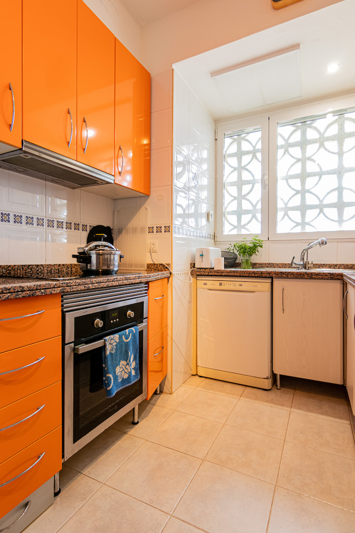 APPARTEMENT À VENDRE EN FACE DE LA PLAGE D’ALBIR