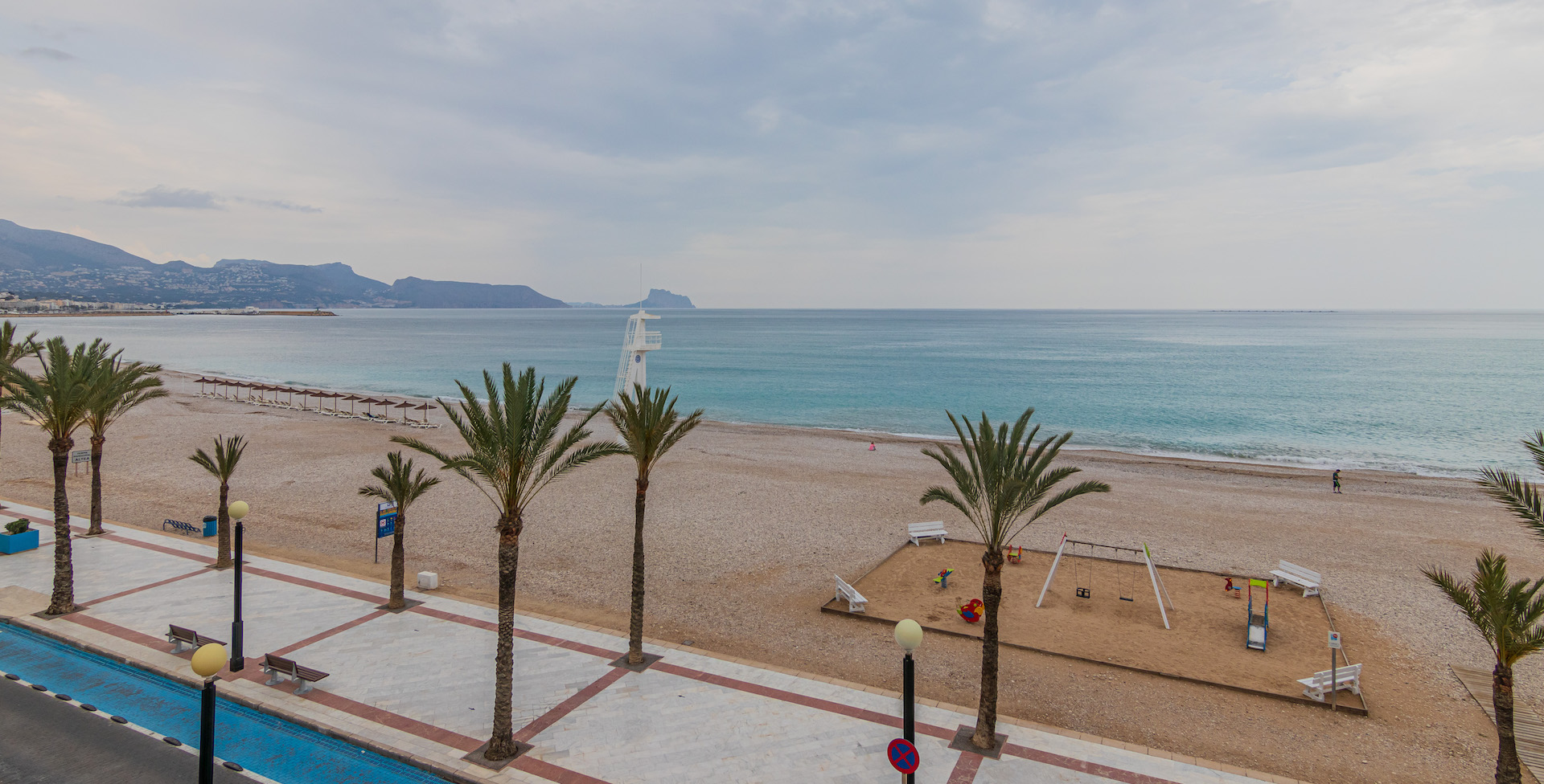 APPARTEMENT À VENDRE EN FACE DE LA PLAGE D’ALBIR