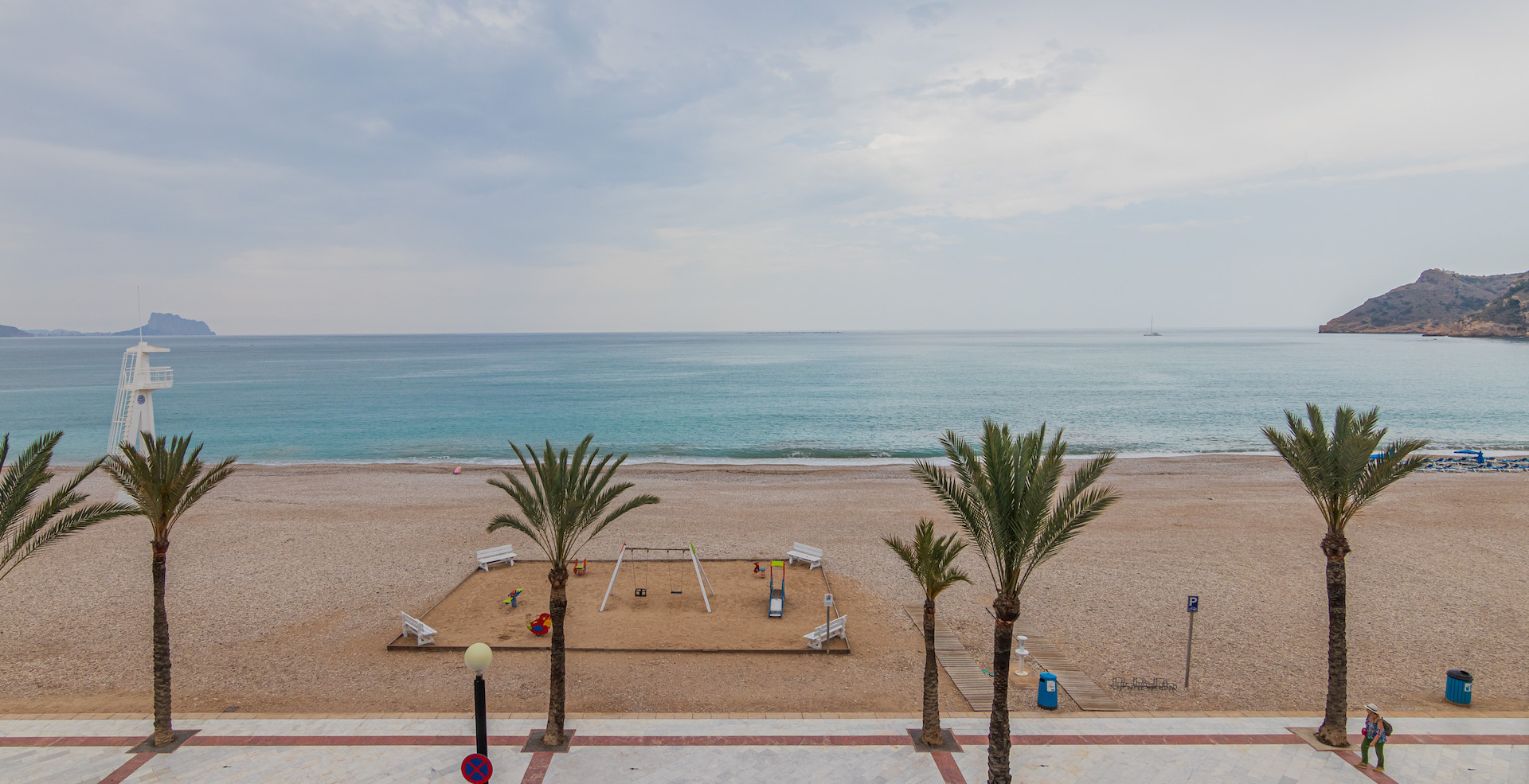 APPARTEMENT À VENDRE EN FACE DE LA PLAGE D’ALBIR