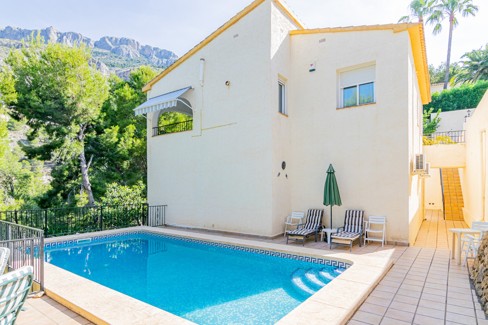 CHALET | VILLA TE KOOP IN ALTEA