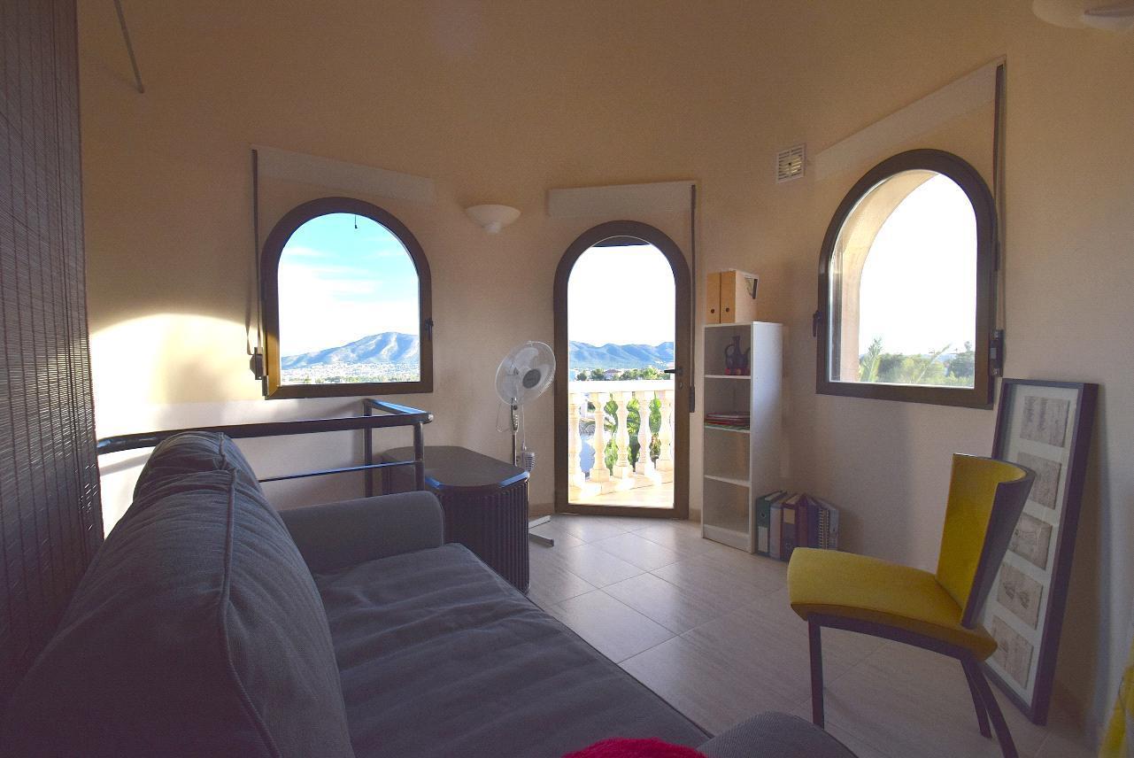 Prachtige villa met veel privacy in Alfaz del Pi