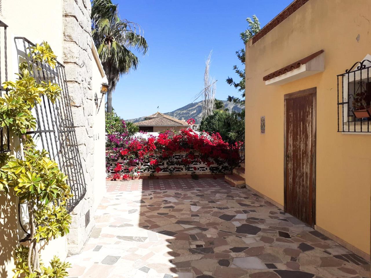 Villa à vente à Alfes del Pí