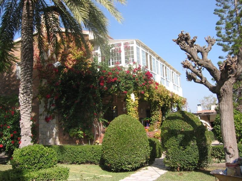Chalet | Villa for sale in Alicante, privileged area