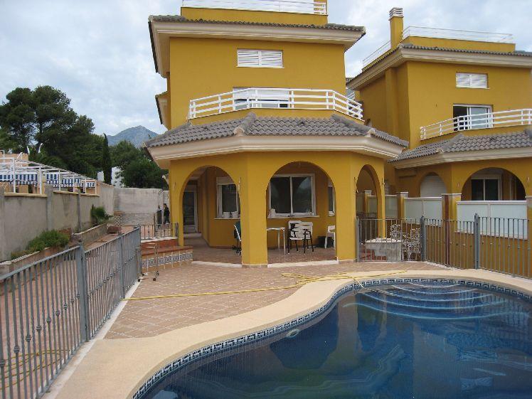 Villa te verkoop in Alfes del Pí