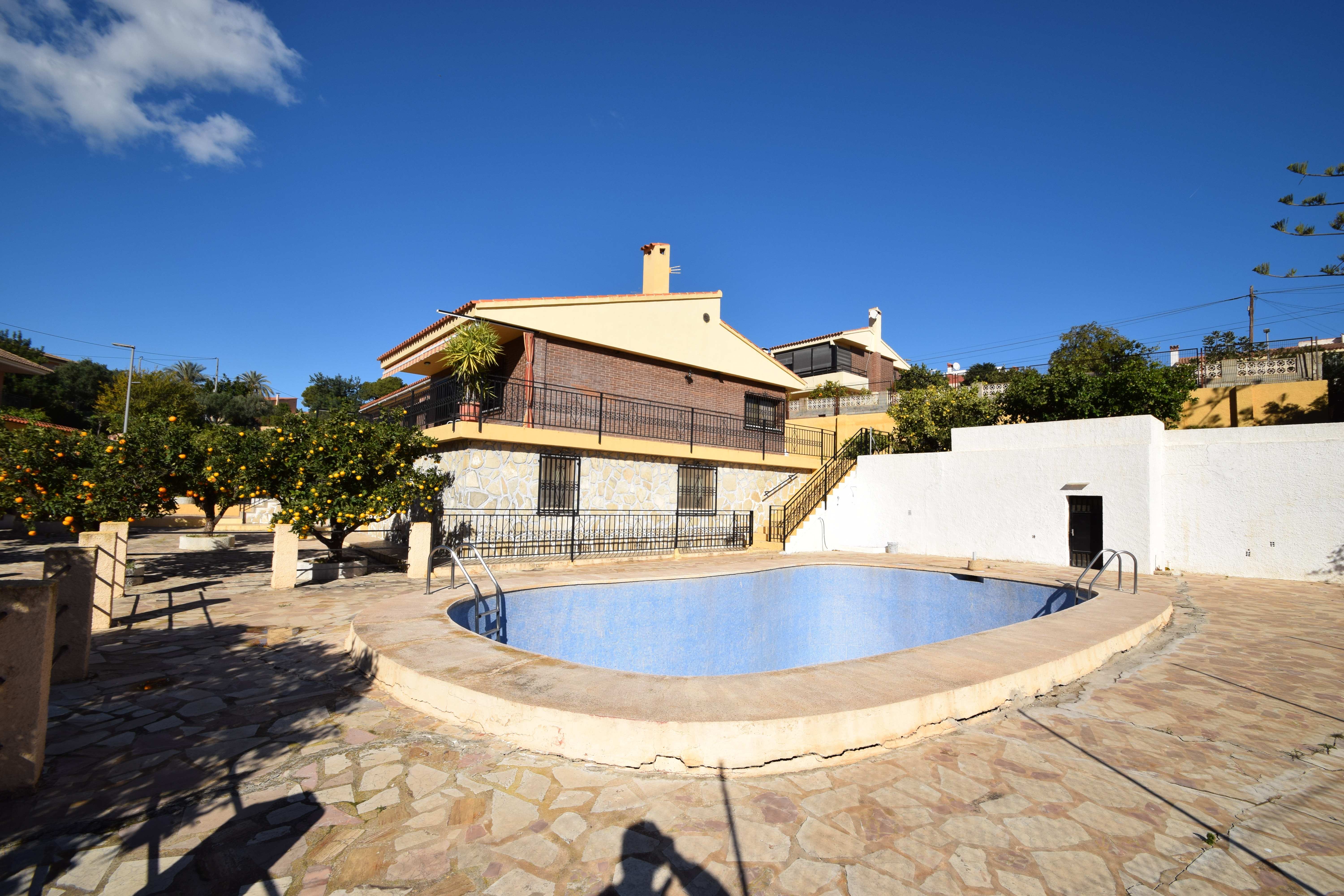 Chalet | Villa à vendre à Benidorm, très proche de la plage