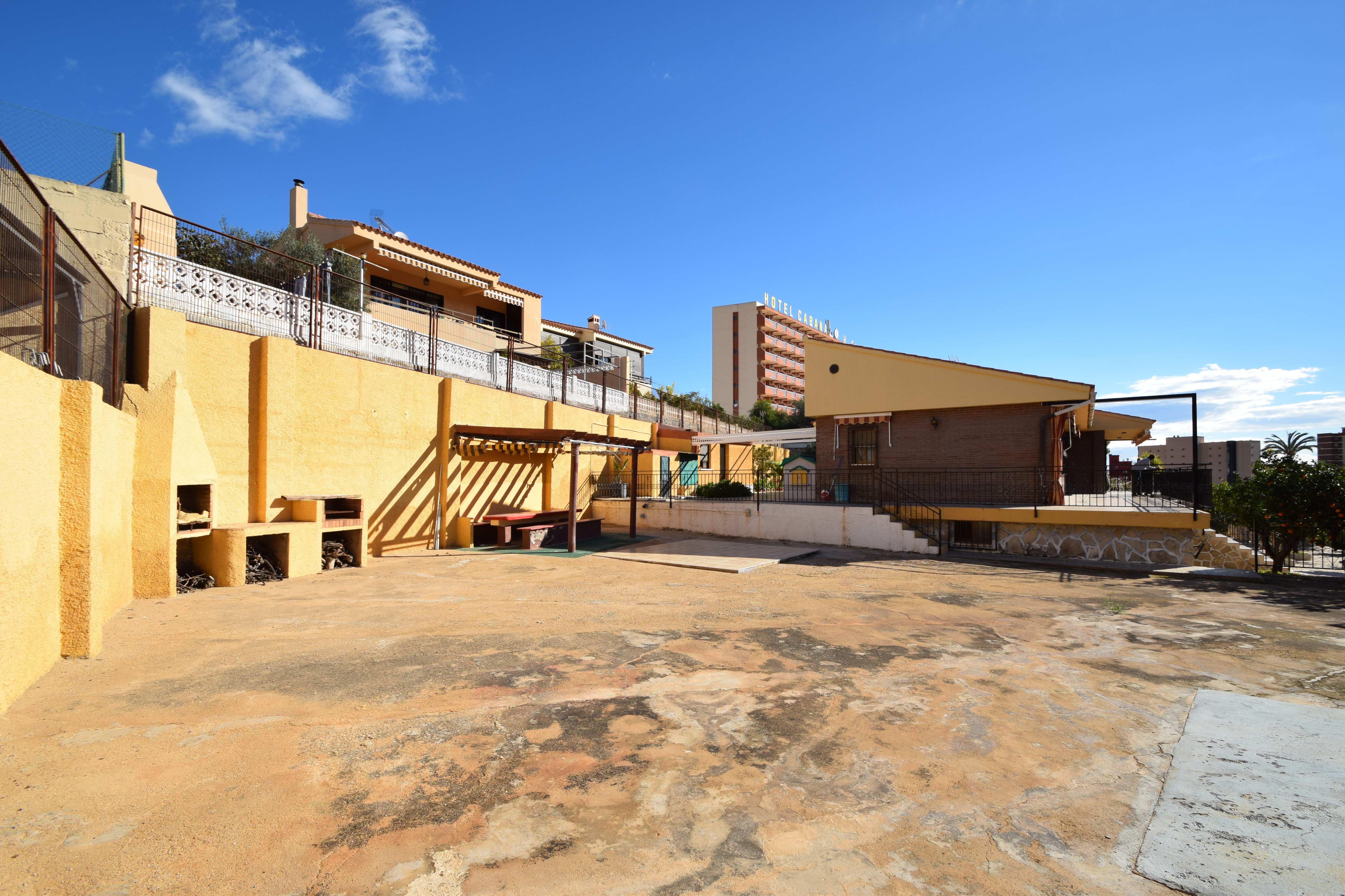 Chalet | Villa til salgs i Benidorm, svært nær stranden